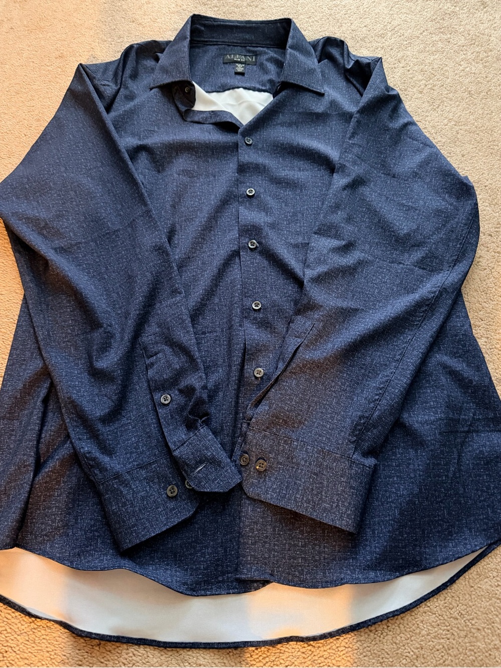 NWOT Men’s Slim Fit Alfani Dress Shirt